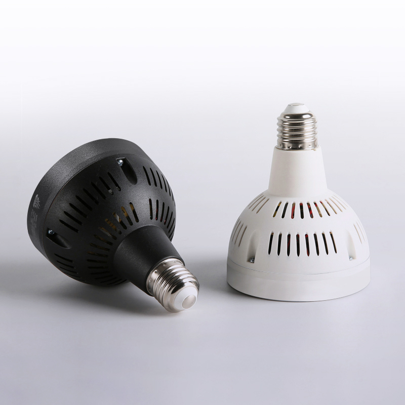 Y30SE Lampadina per coltivazio - Led Grow Light recensione e prezzo